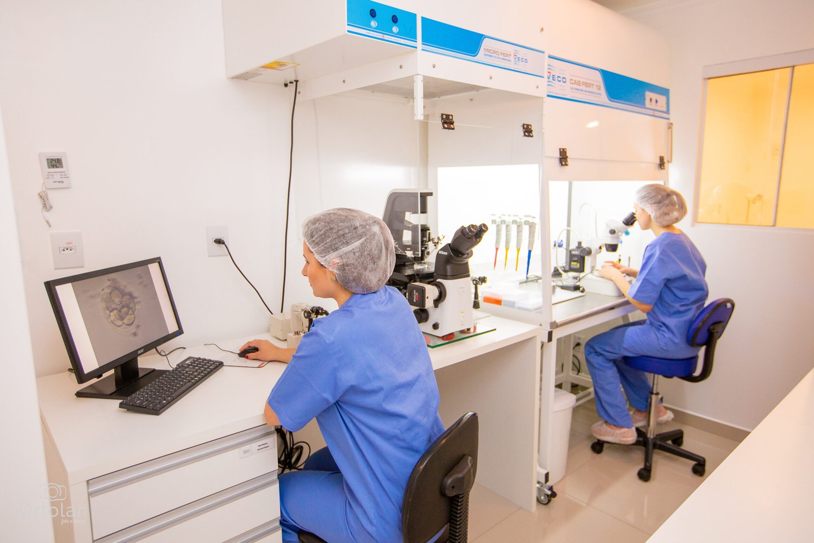 Processo de fertilização in vitro em laboratório especializado